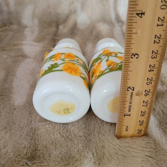 Vintage Avon Milk Glass Salt & Pepper Shakers 1960-70 Retro Green Orange - Picture 6 of 7